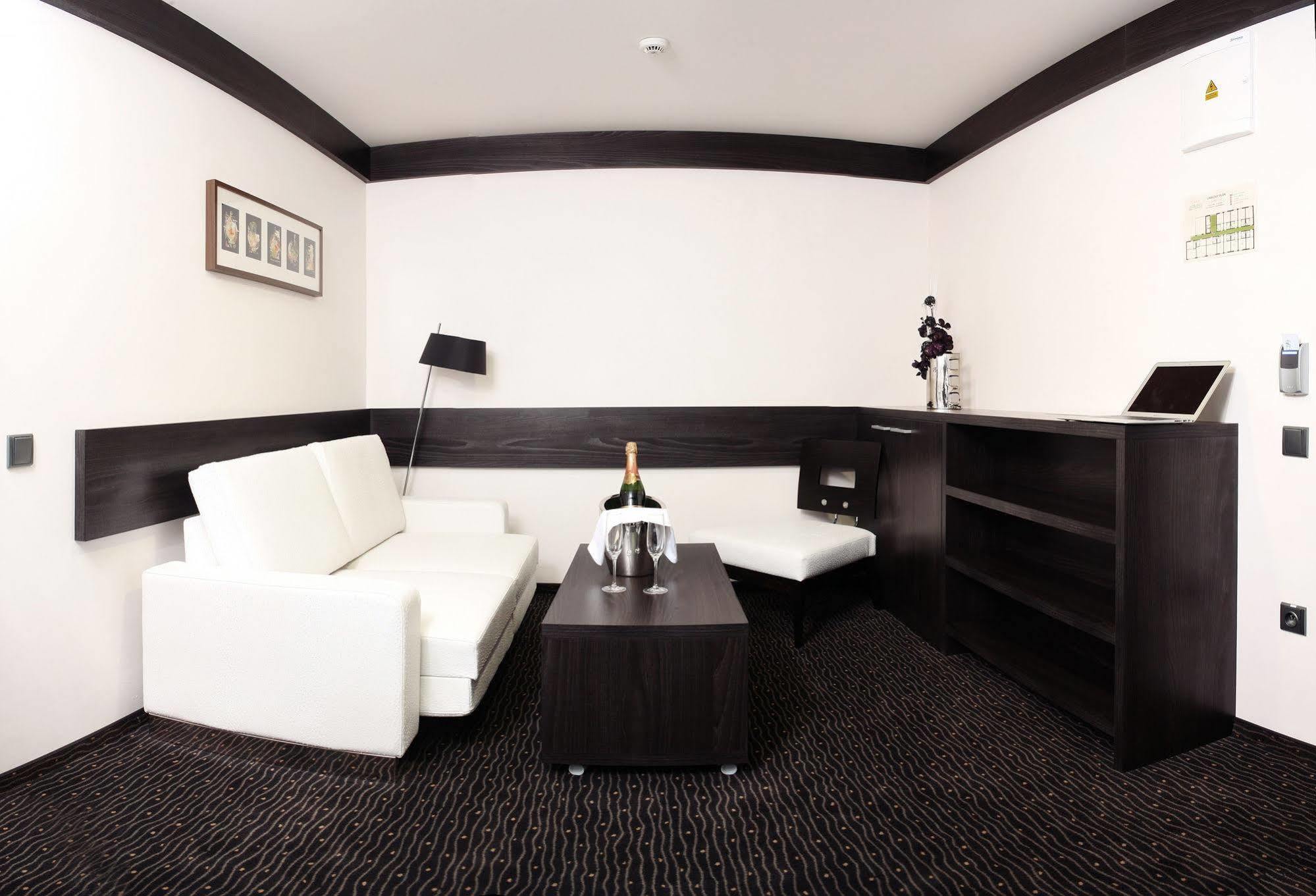 Hotel Lifestyle Prag Exterior foto